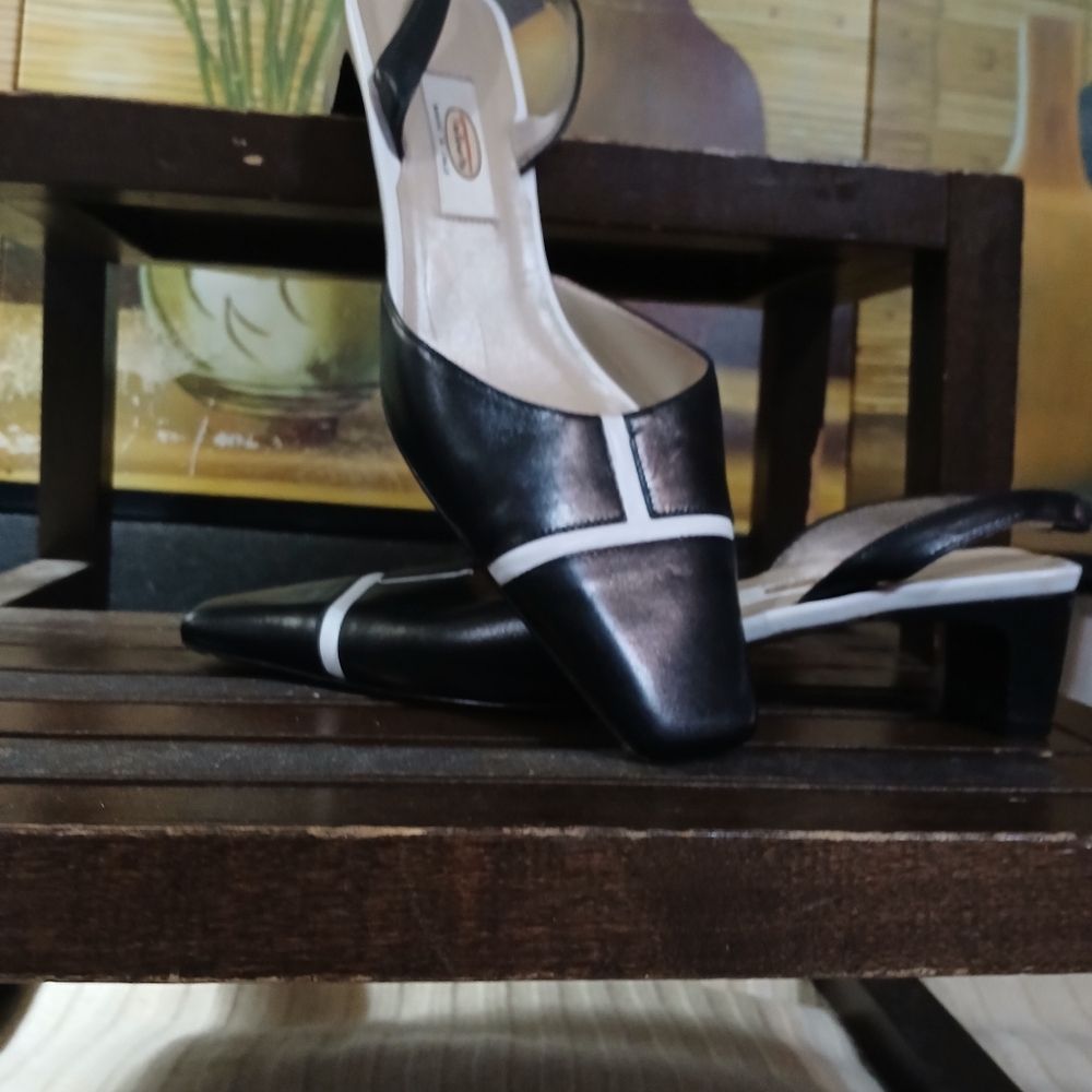 Elegant Black and White Slingback Heels - Picture 5 of 14